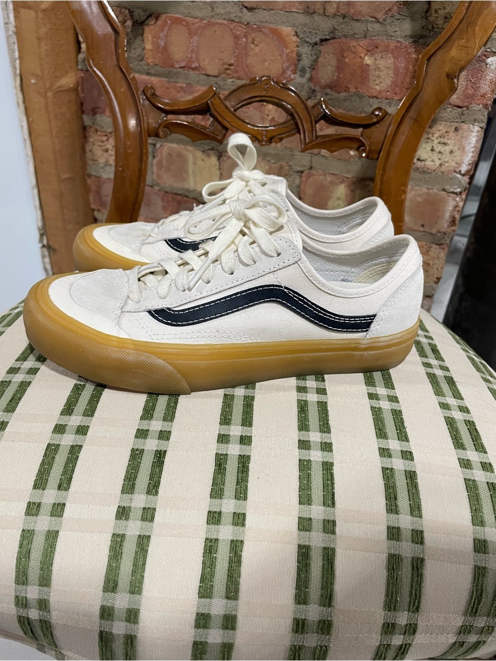 Vans Cream Canvas Low-Top Sneakers with Black Stripe and Gum Sole - Picture 2 of 10